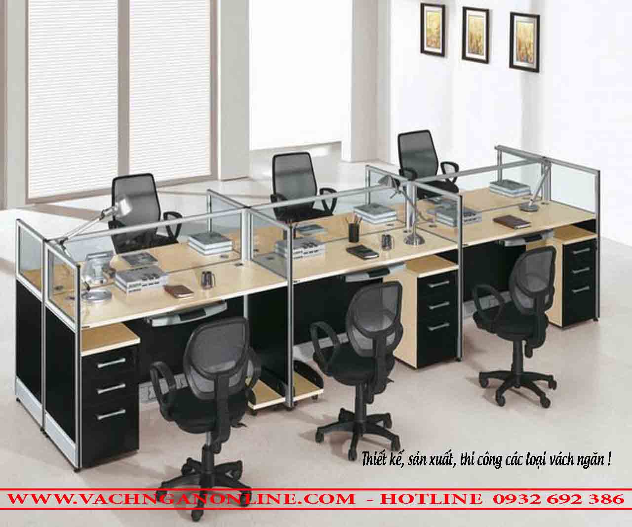 Bàn làm việc có vách ngăn 610