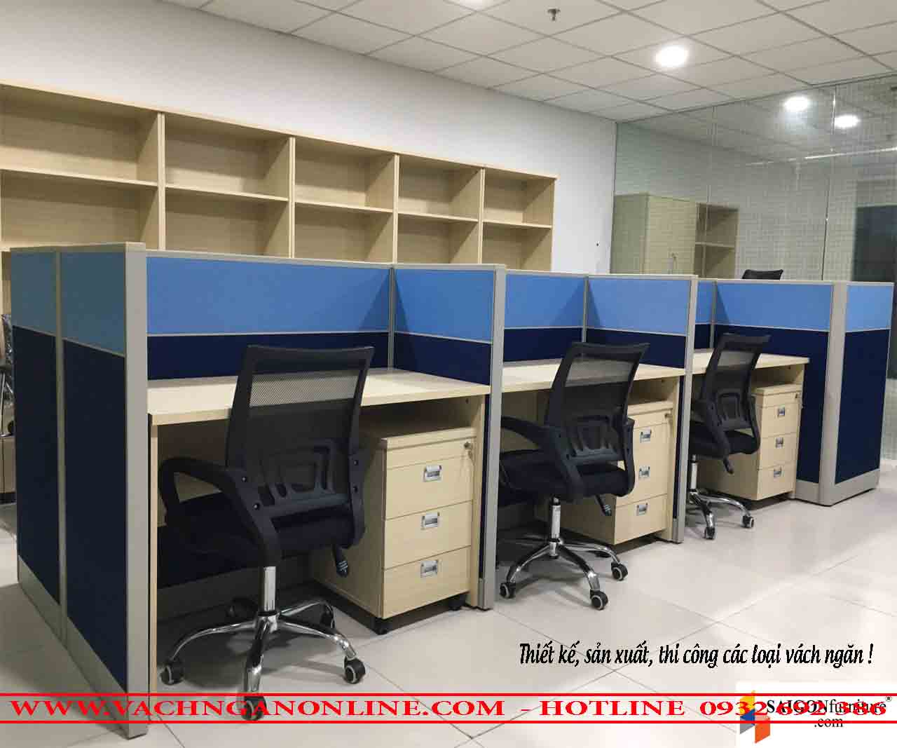 Bàn làm việc có vách ngăn 704