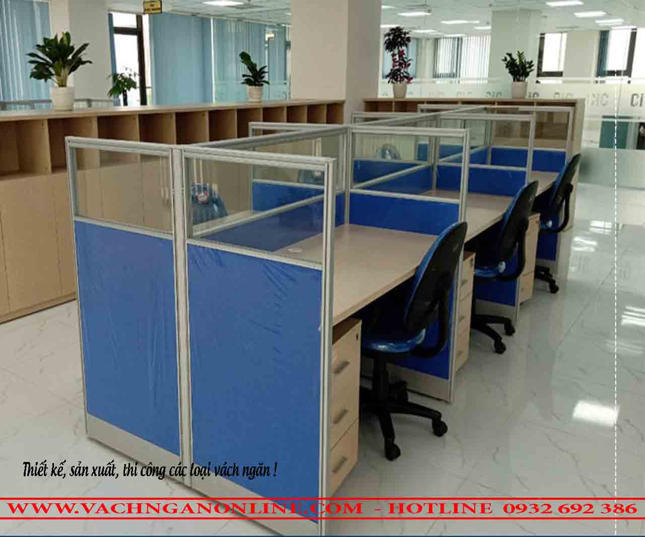 Bàn làm việc có vách ngăn 706