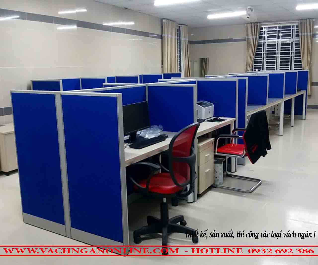 Bàn làm việc có vách ngăn 1004