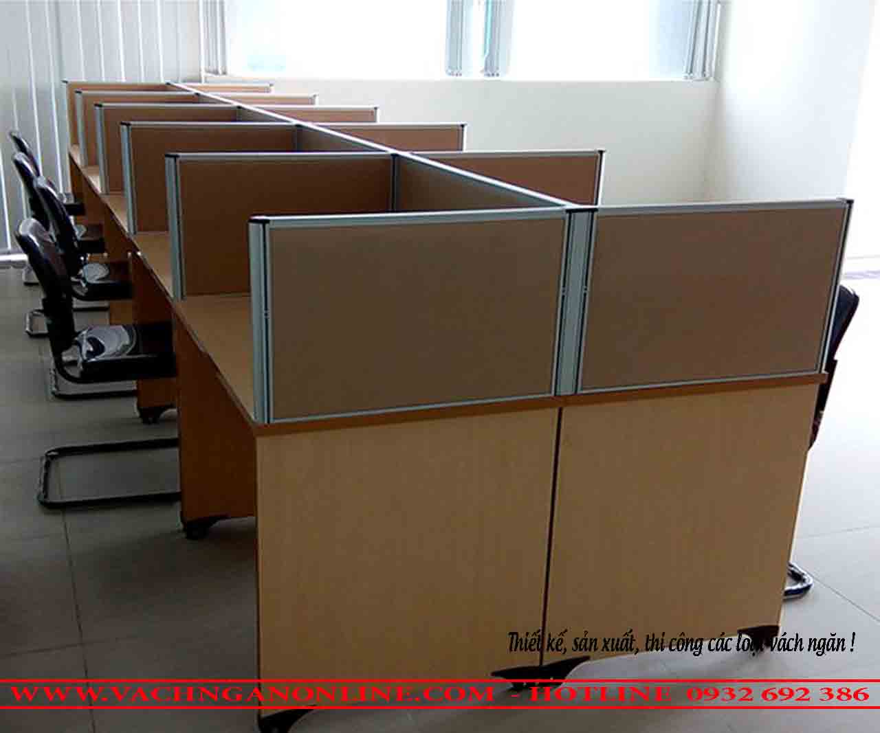 Bàn làm việc có vách ngăn 1007